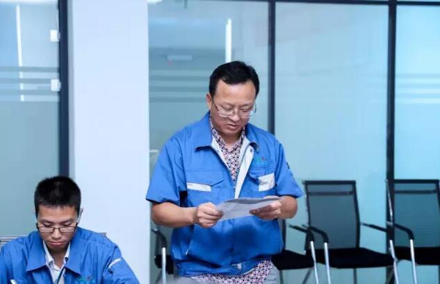 大連金通電子有限公司各部門負(fù)責(zé)人依次發(fā)言，介紹自己在管理中遇到的困惑