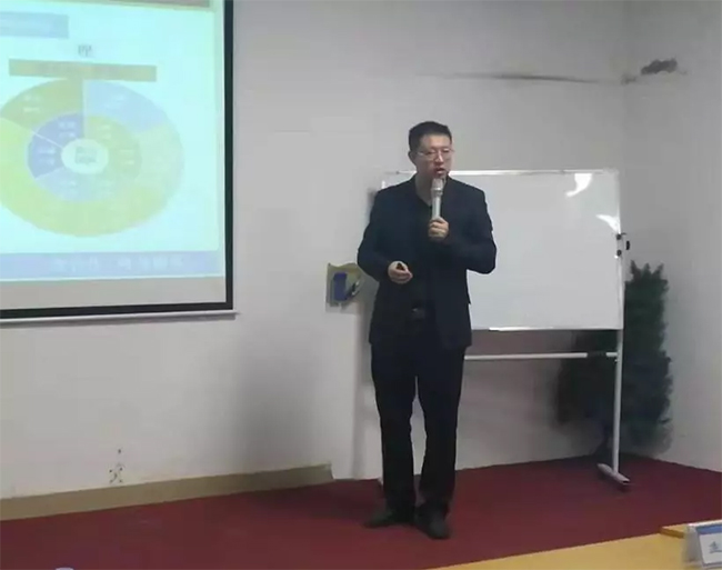 廣東朗歐企業(yè)管理研究院產(chǎn)品工程師、副總經(jīng)理王雁秋老師